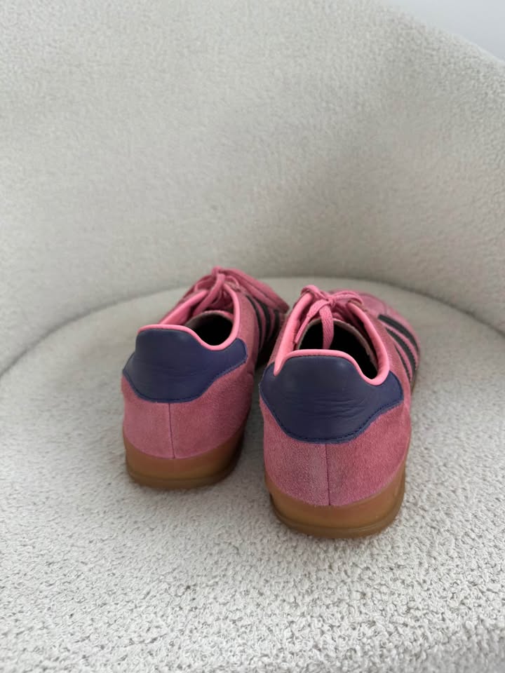 Adidas Gazelle Runners - size 41 1/3