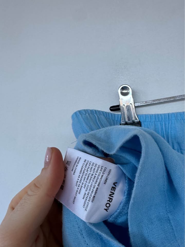 Venroy Skirt - size small