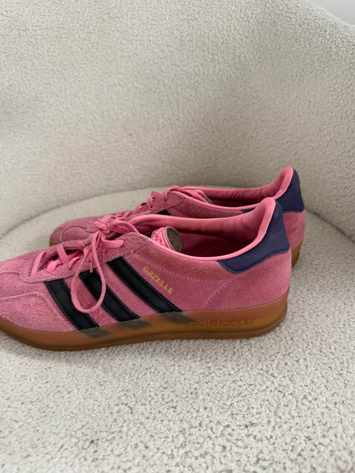 Adidas Gazelle Runners - size 41 1/3