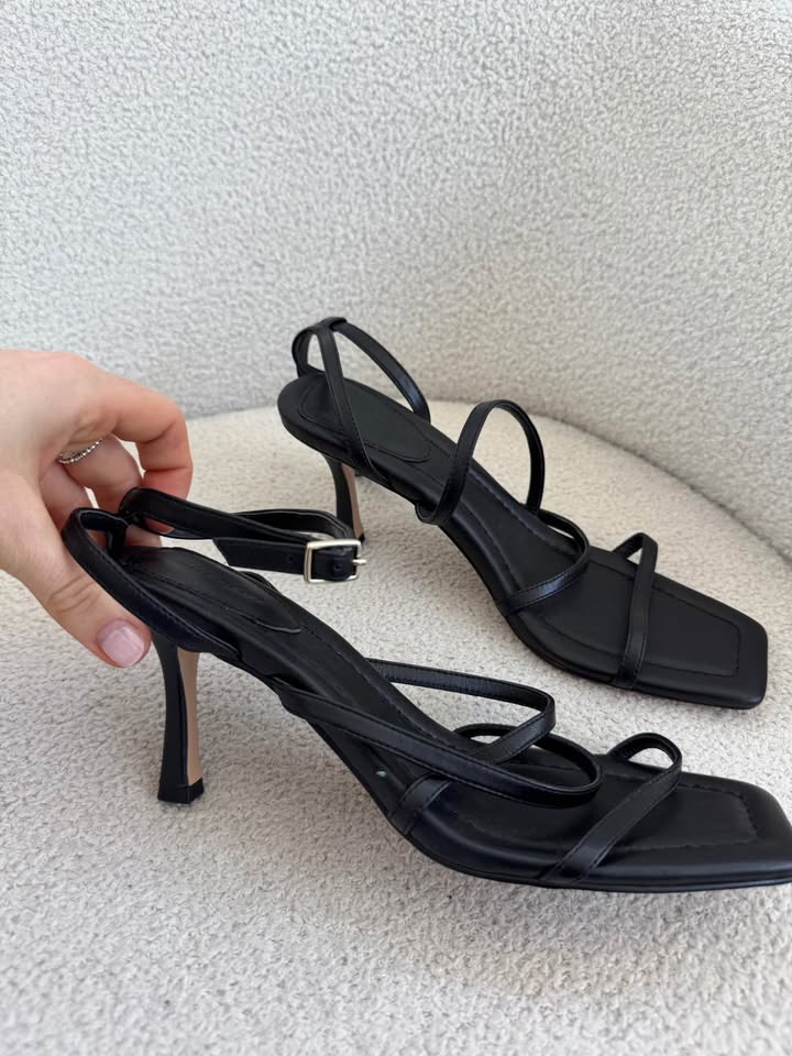 Witchery Leather Heels - size 40 NEW