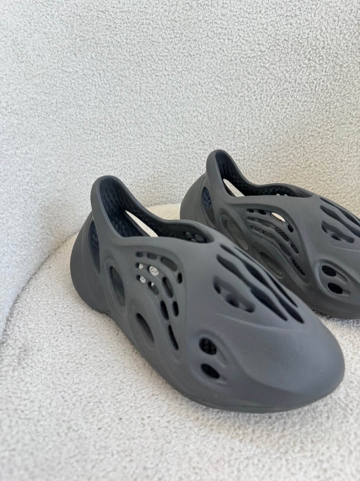 Adidas Yeezy Shoe - size 40.5