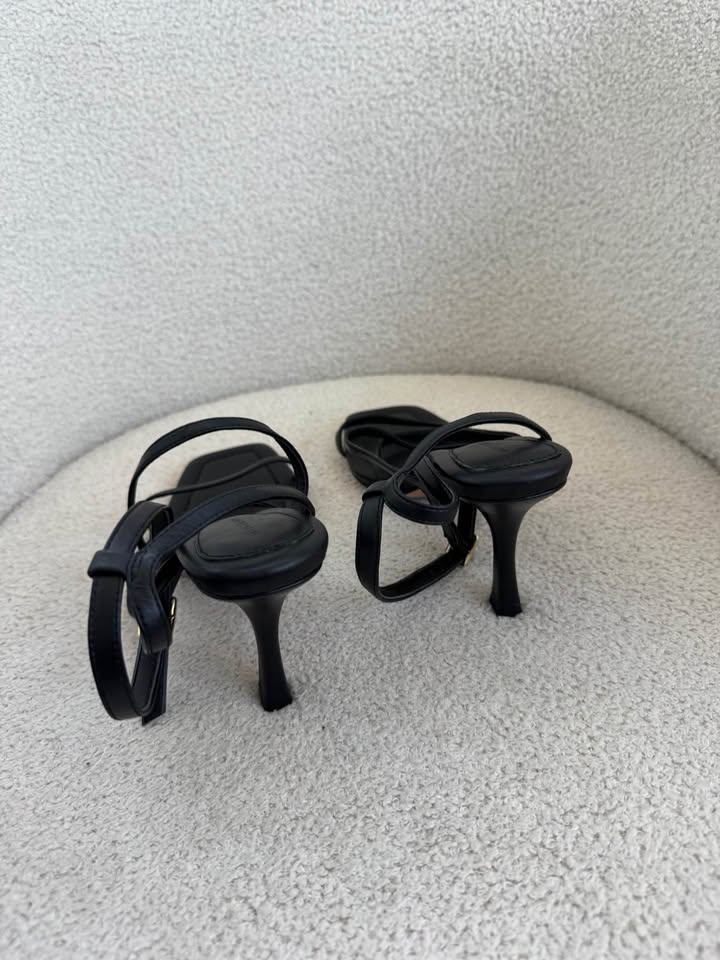Witchery Leather Heels - size 40 NEW