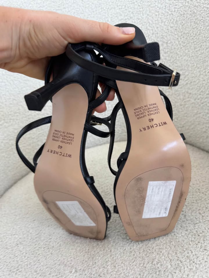 Witchery Leather Heels - size 40 NEW