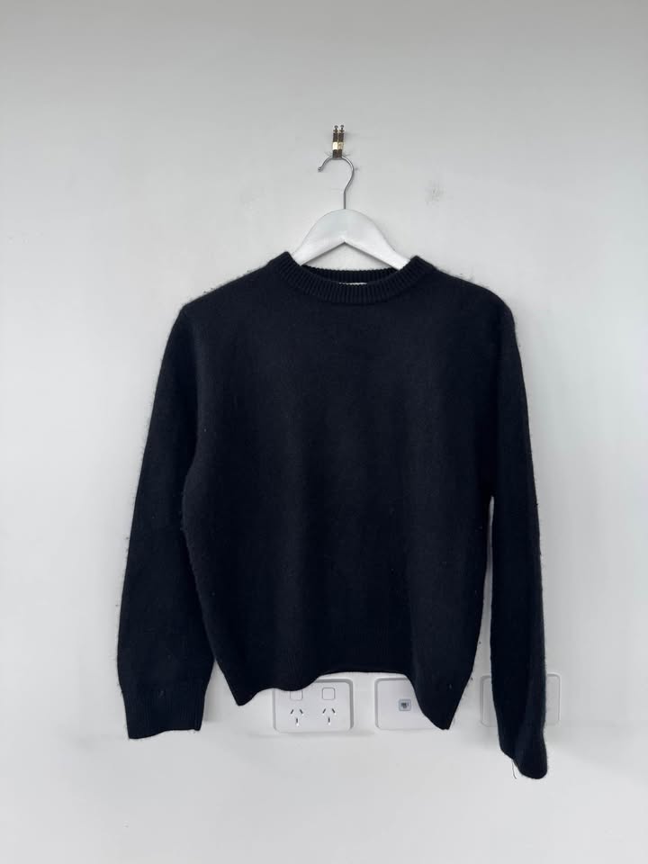 Venroy Jumper - size medium