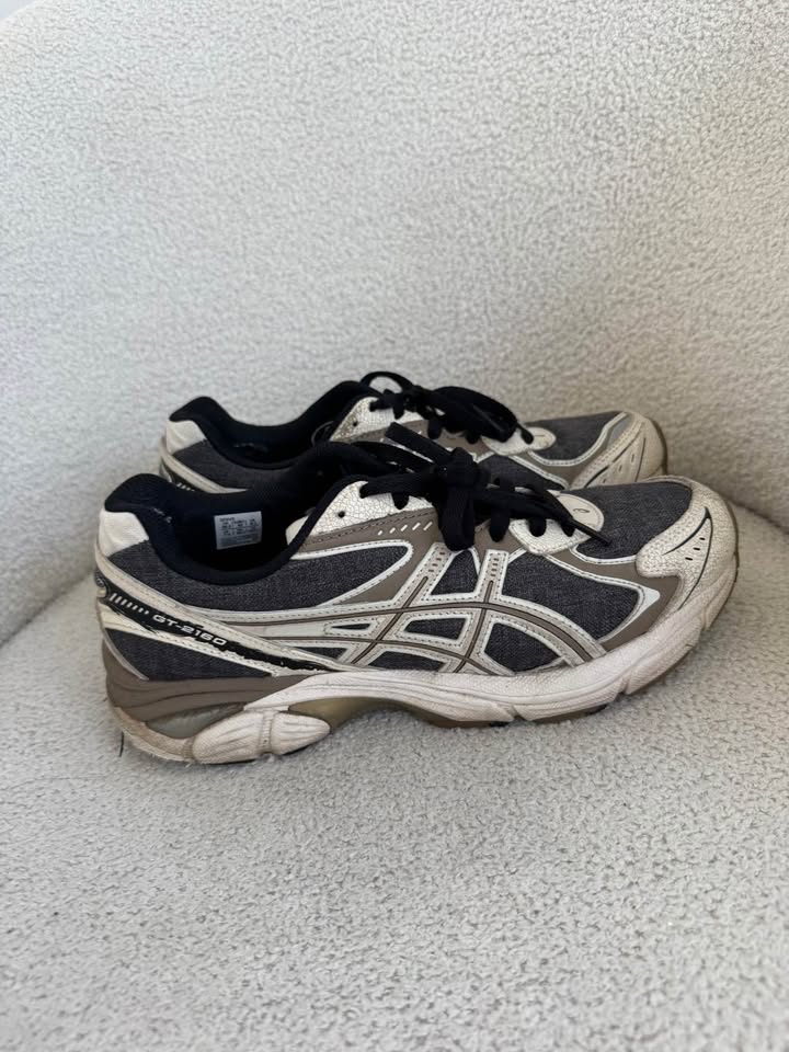 ASIC Runners - size 42
