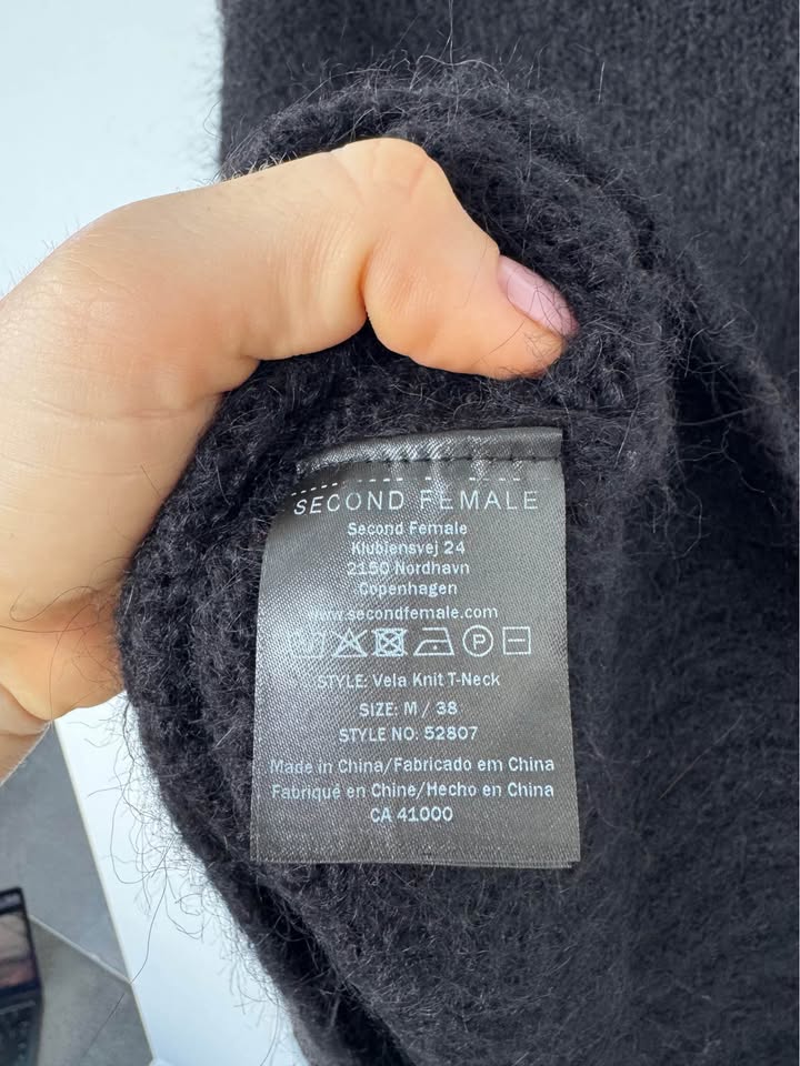 Second Female Jumper - size medium