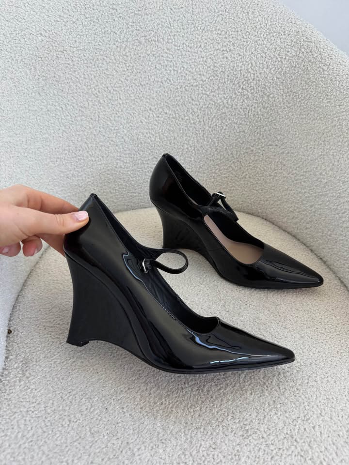 Wittner Leather Heels - size 40