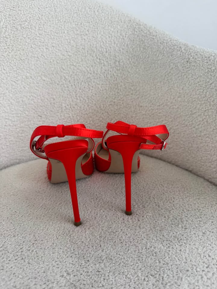 Steve Madden Studded Heels - size 40