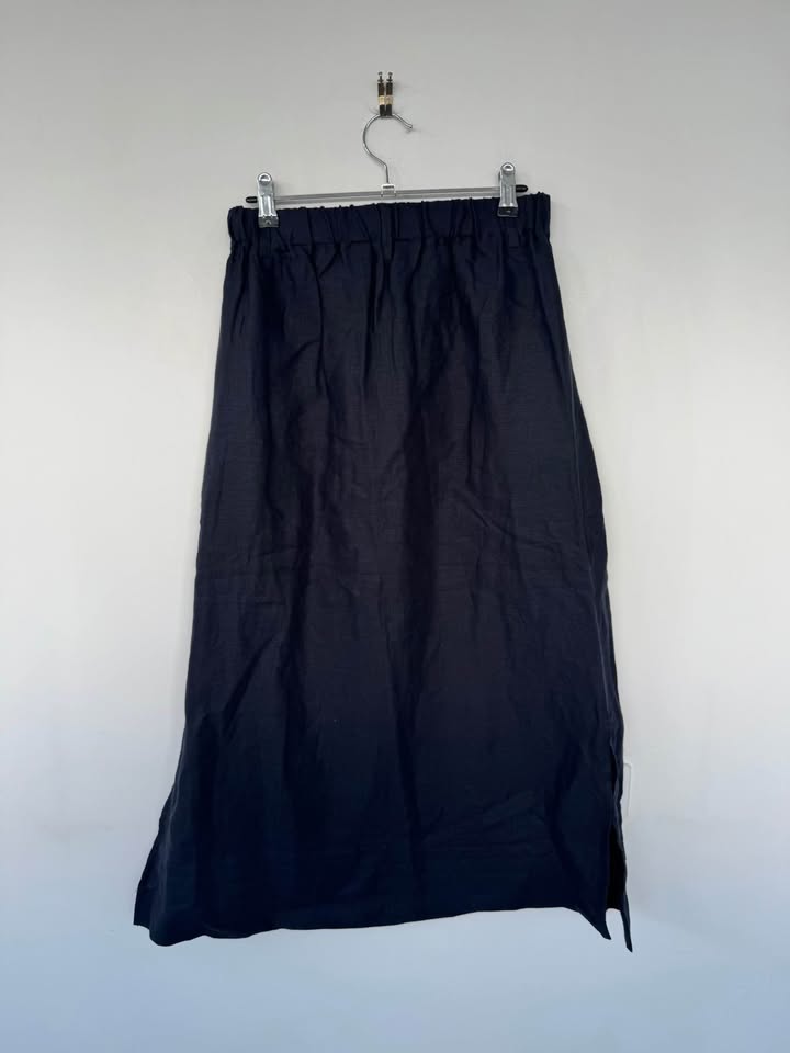 Yarra Trail Line Skirt - size 8 BNWT