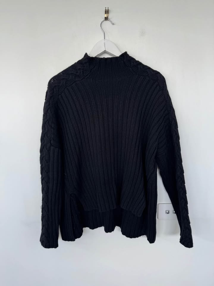 Lover Cable Knit - size 10