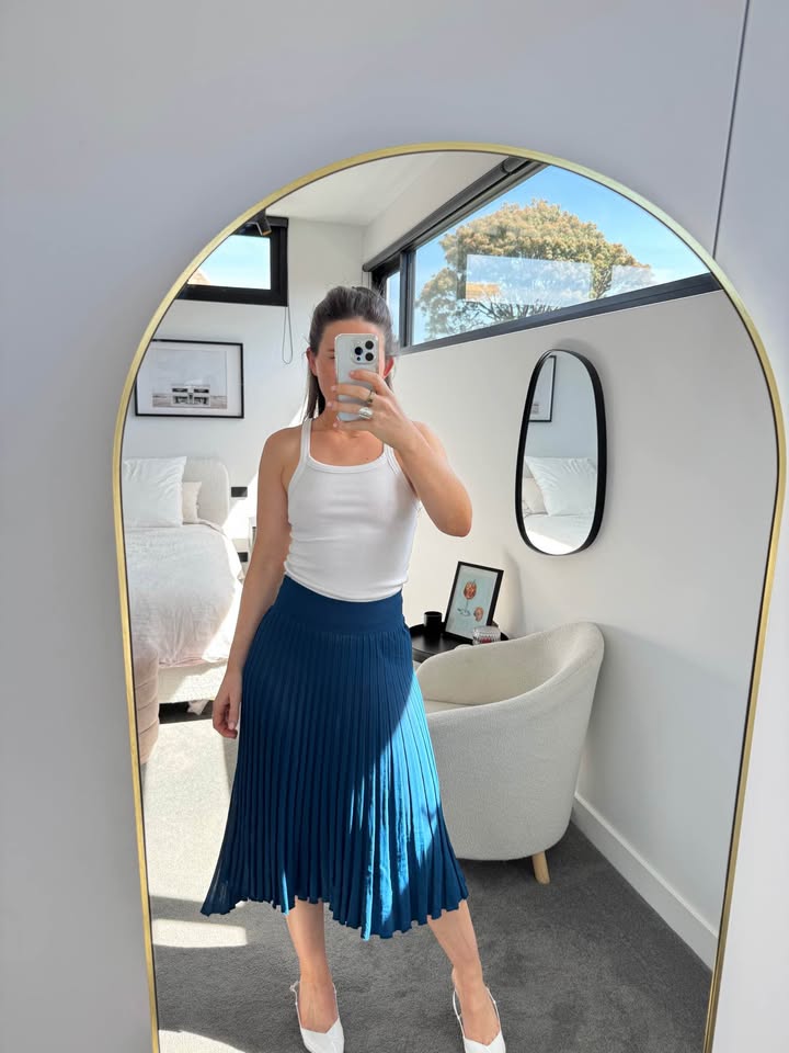 Scanlan Theodore Knit Skirt - size small