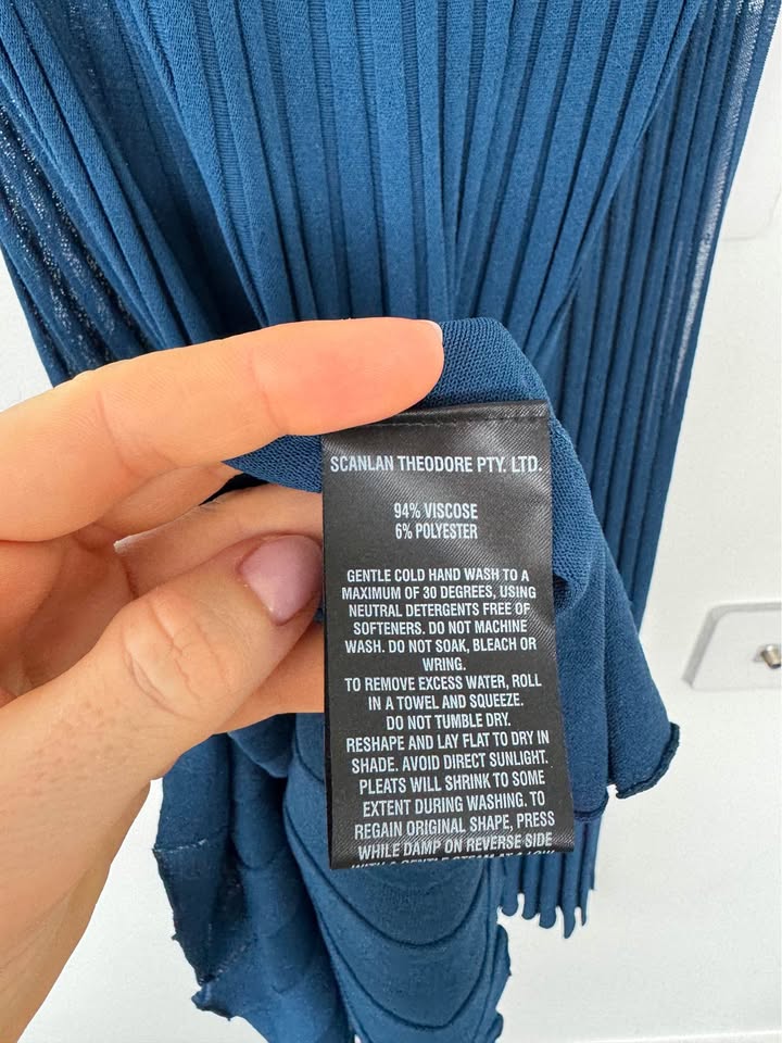 Scanlan Theodore Knit Skirt - size small