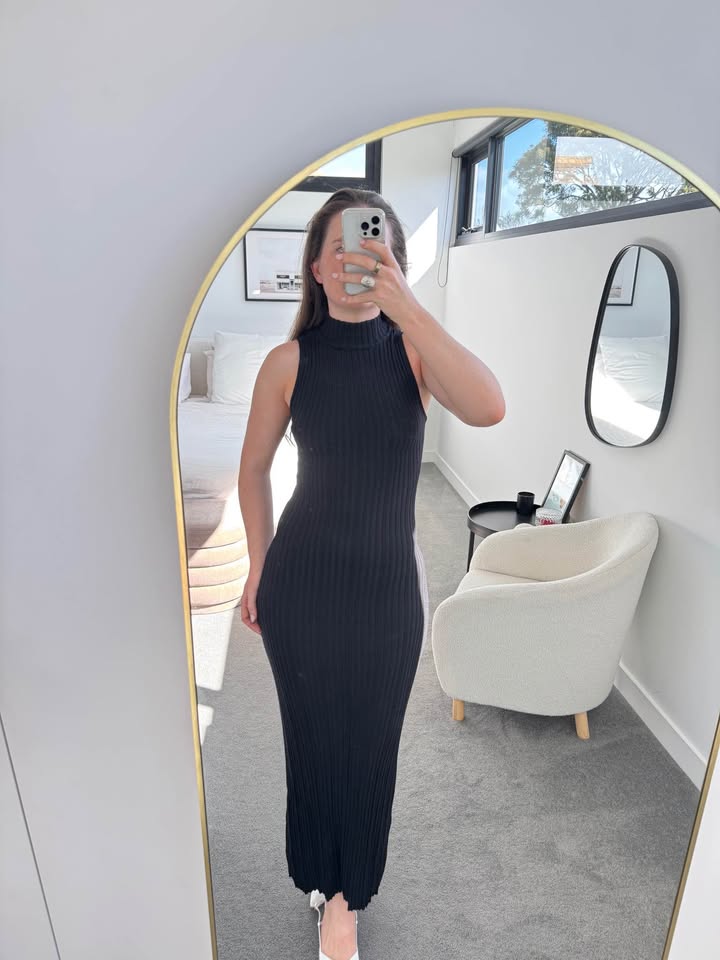 Dissh Knit Dress - size 8