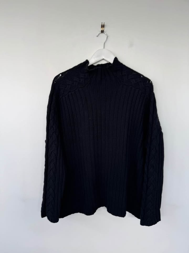 Lover Cable Knit - size 10