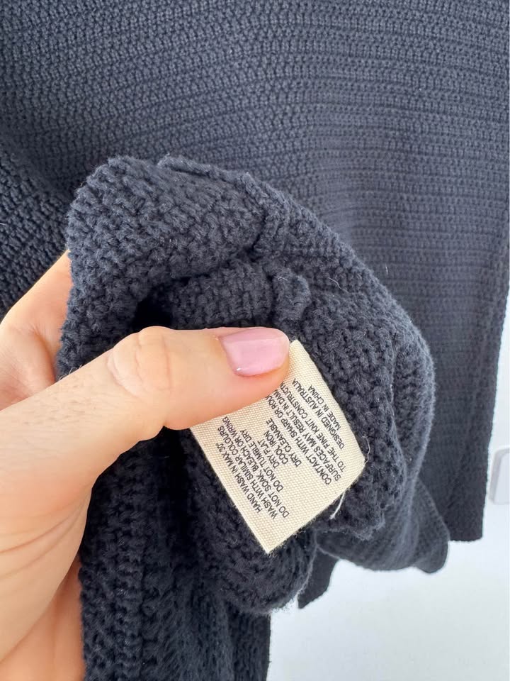 Onte Vest - size small