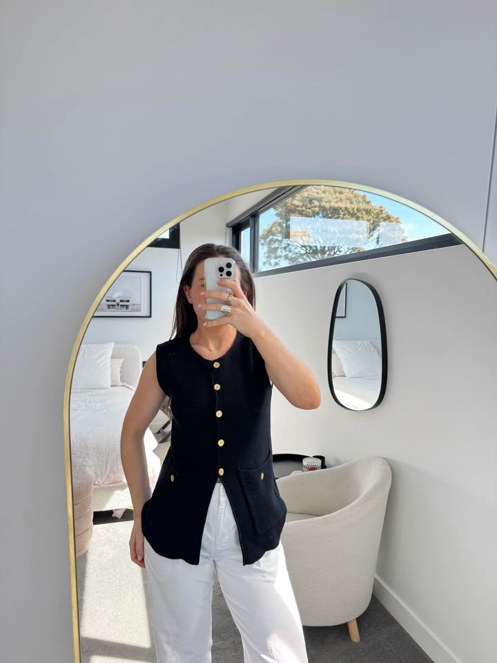 Onte Vest - size small