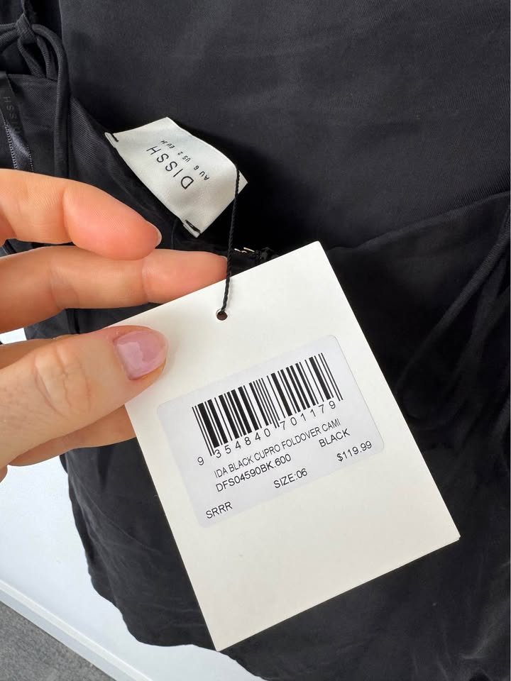 Dissh Top - size 6 BNWT