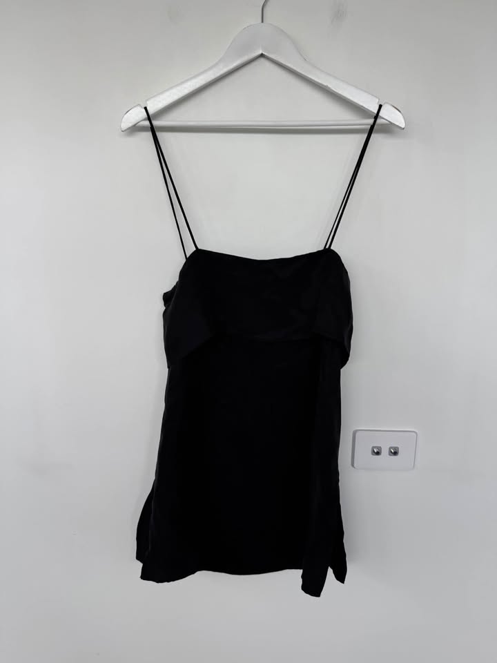 Dissh Top - size 6 BNWT