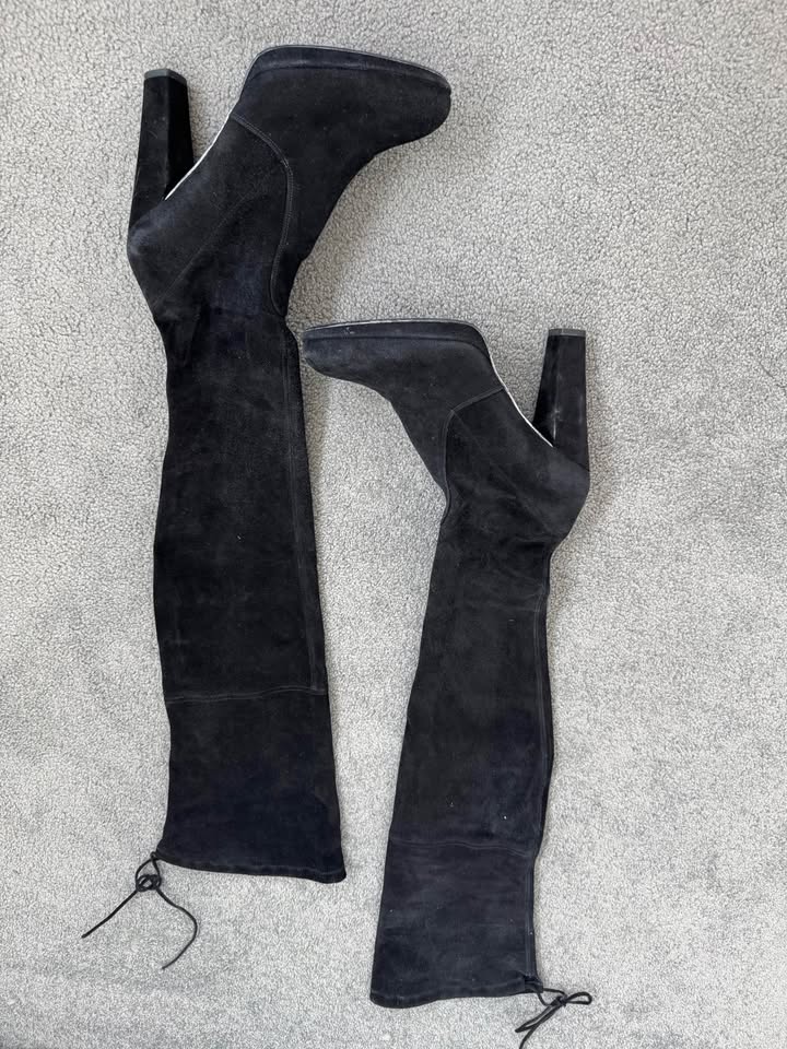 Stuart Weitzman Boots - size 42