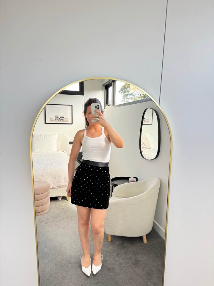 Rebecca Vallance Pearl Mini Skirt - size 8