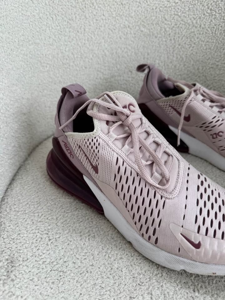 Nike Runners - size 40.5