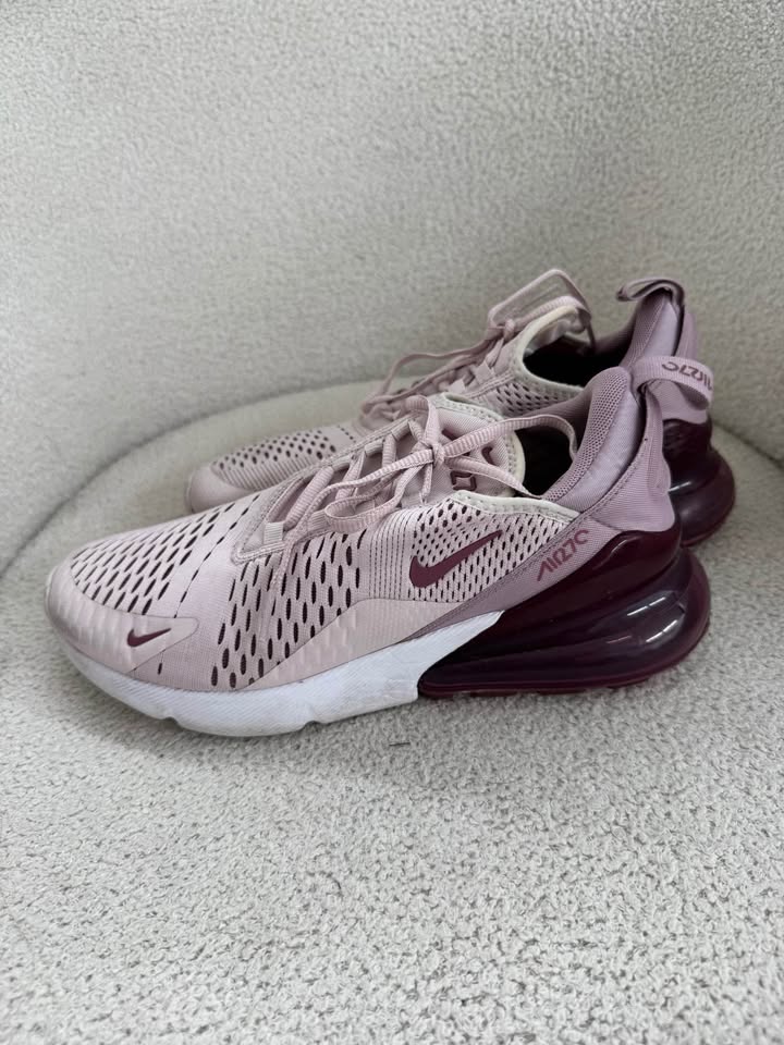 Nike Runners - size 40.5